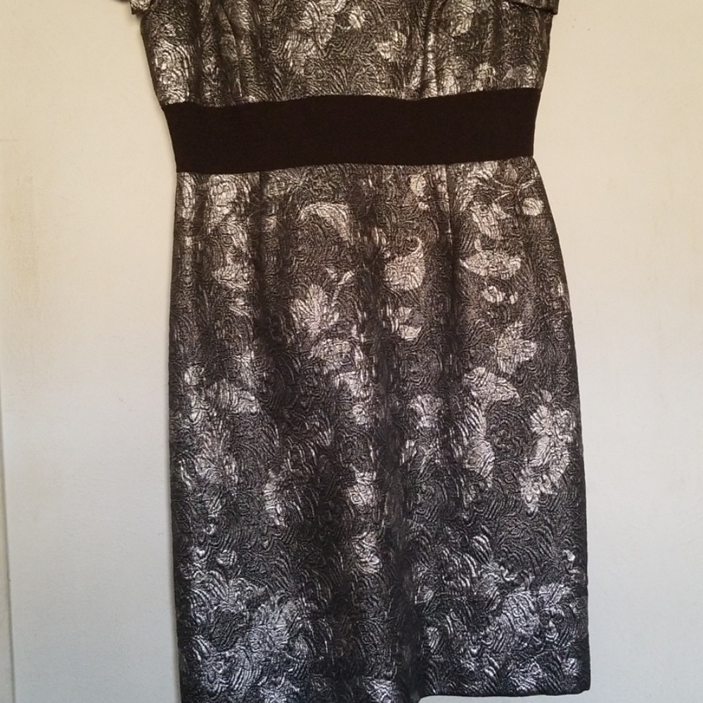 Dress - Picture 3 of 4